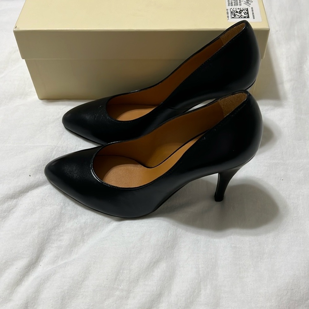 Sezane high Magda Court shoe in glossy black